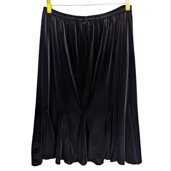 VINTAGE Patra Black Velvet Midi Length Skirt Size L - Picture 1 of 5